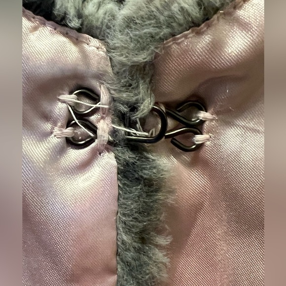 Girl’s Cat & Jack Faux Fur Vest - Picture 5 of 5